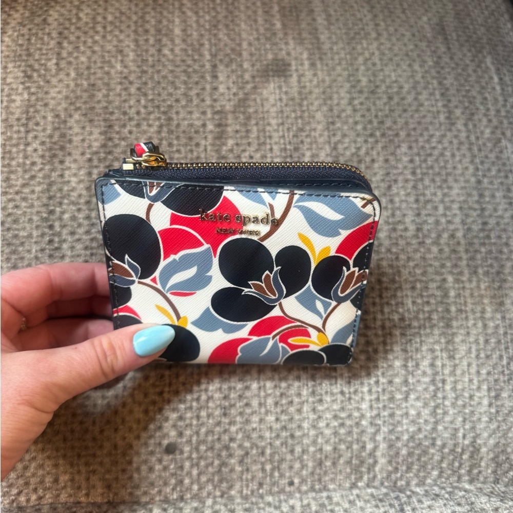 Kate Spade Floral Zip Wallet in Red, Blue & Navy - Brand New! - Picture 5 of 5